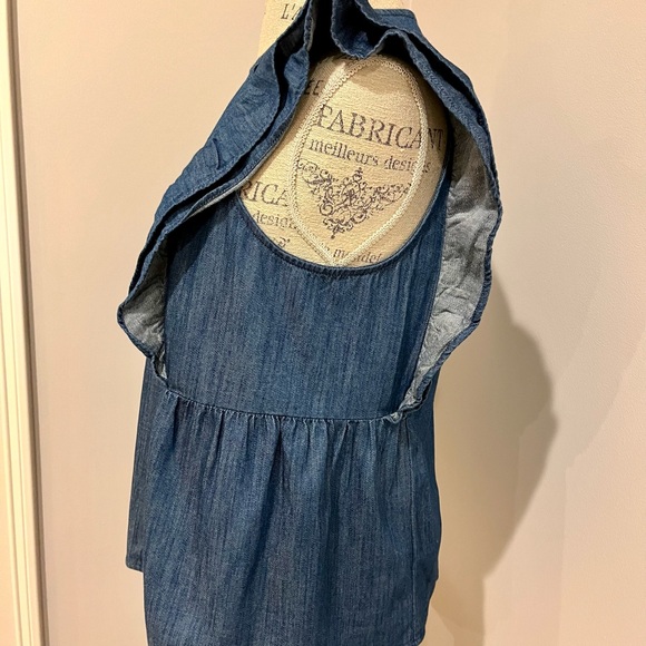 Chambray flutter sleeve top in new condition. Tags removed but never worn. - Picture 2 of 4